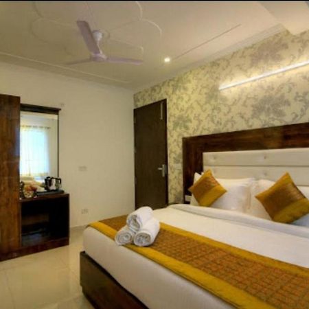 Hotel Ark Avalon- Delhi International Airport 新德里 外观 照片
