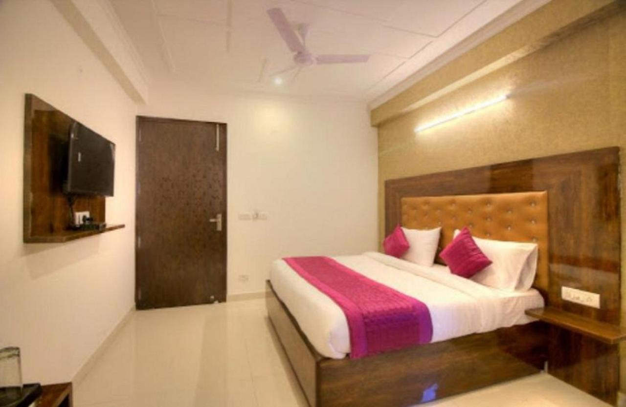 Hotel Ark Avalon- Delhi International Airport 新德里 外观 照片